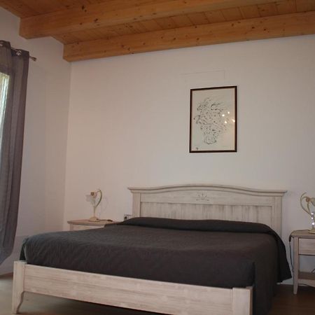 Elis' Rooms Sernaglia della Battaglia Bagian luar foto