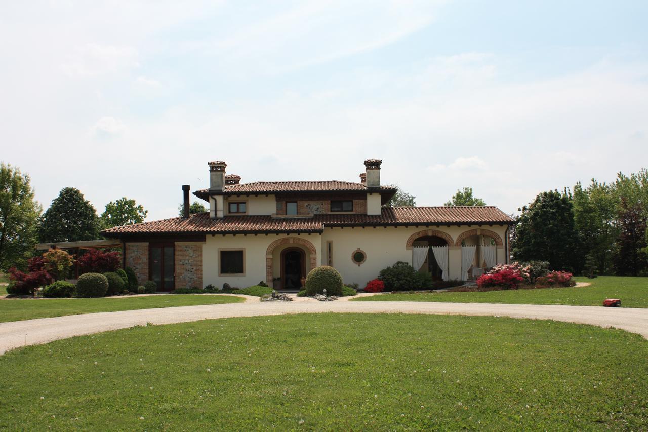 Elis' Rooms Sernaglia della Battaglia Bagian luar foto