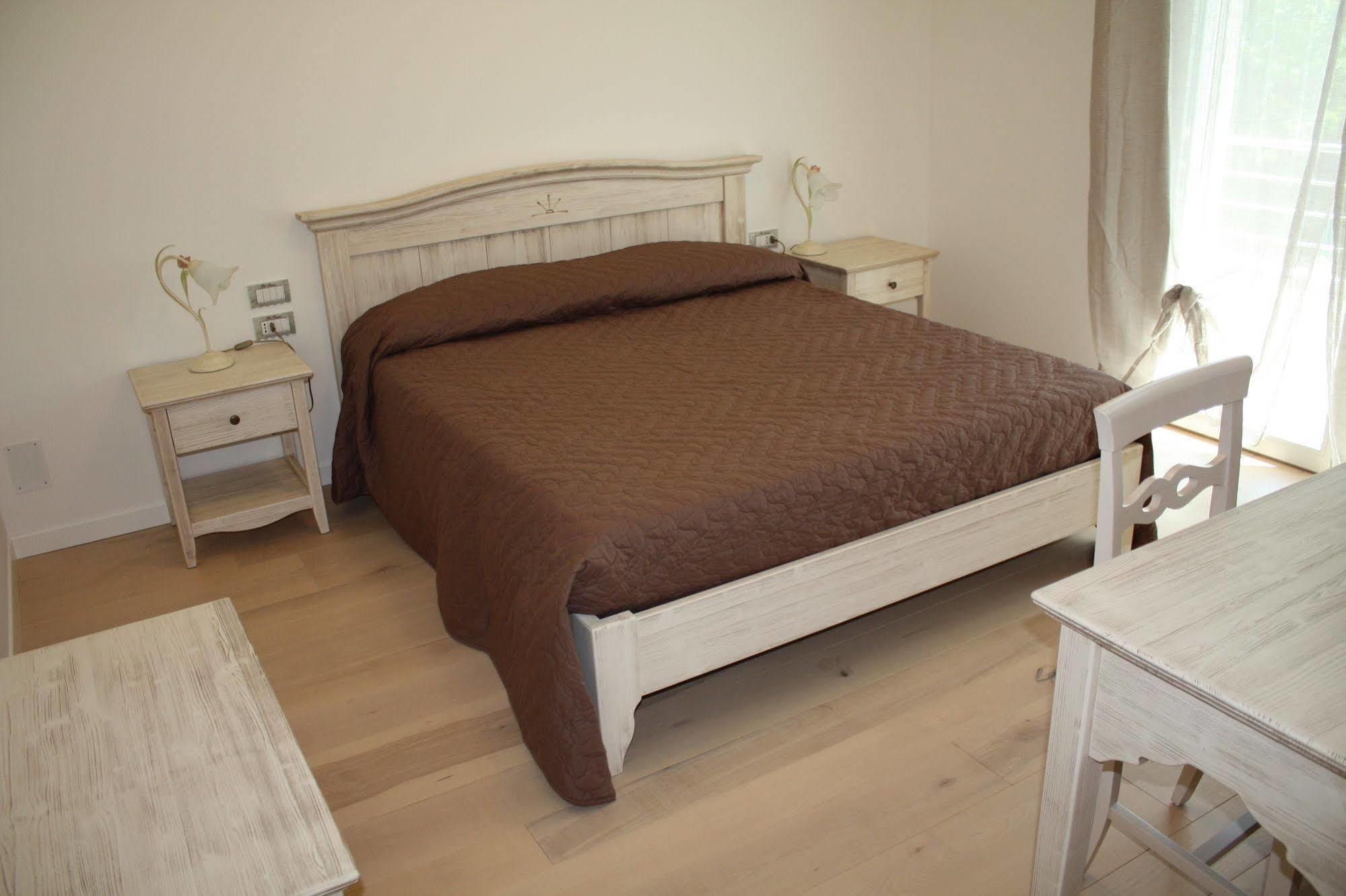 Elis' Rooms Sernaglia della Battaglia Bagian luar foto