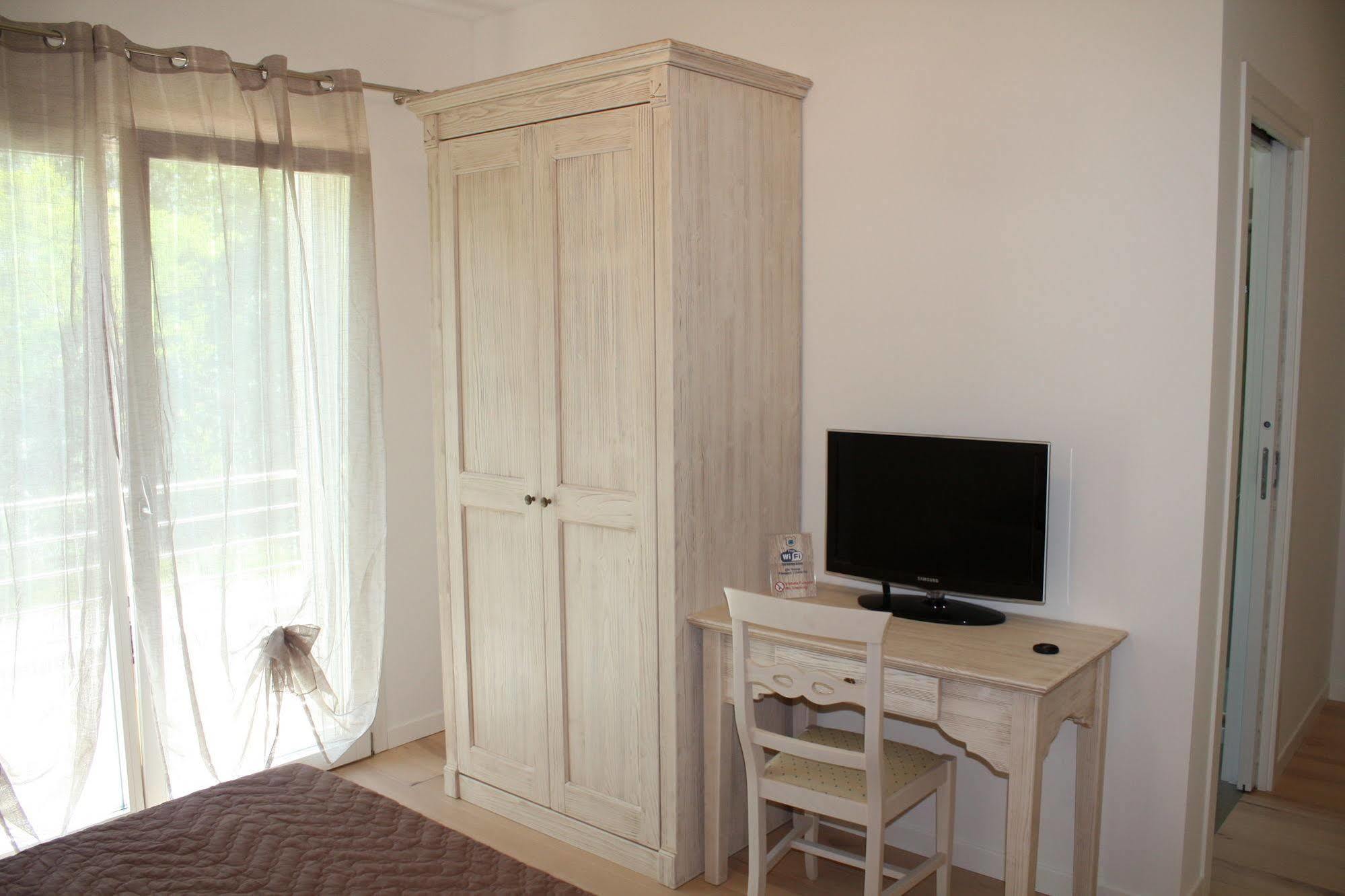 Elis' Rooms Sernaglia della Battaglia Bagian luar foto
